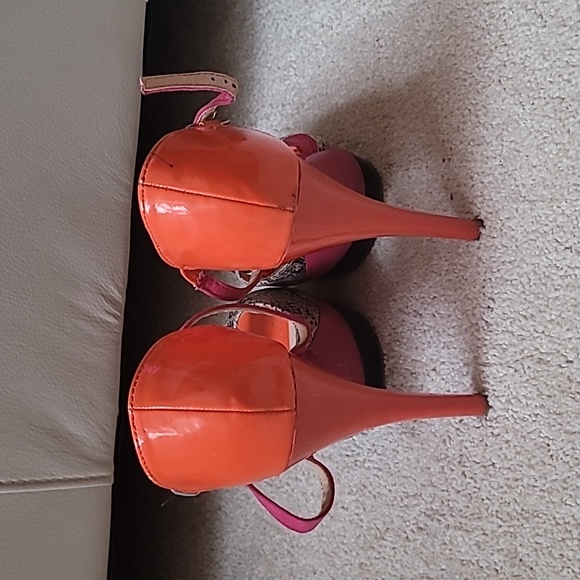 Shoes - Picture 3 of 4